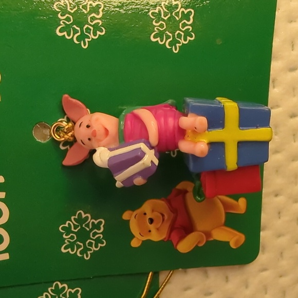 Miniature Winnie the Pooh "Piglet and Presents" Ornaments - Picture 2 of 4
